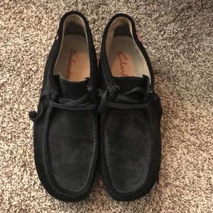 Like-new Clark’s Wallabee Boots